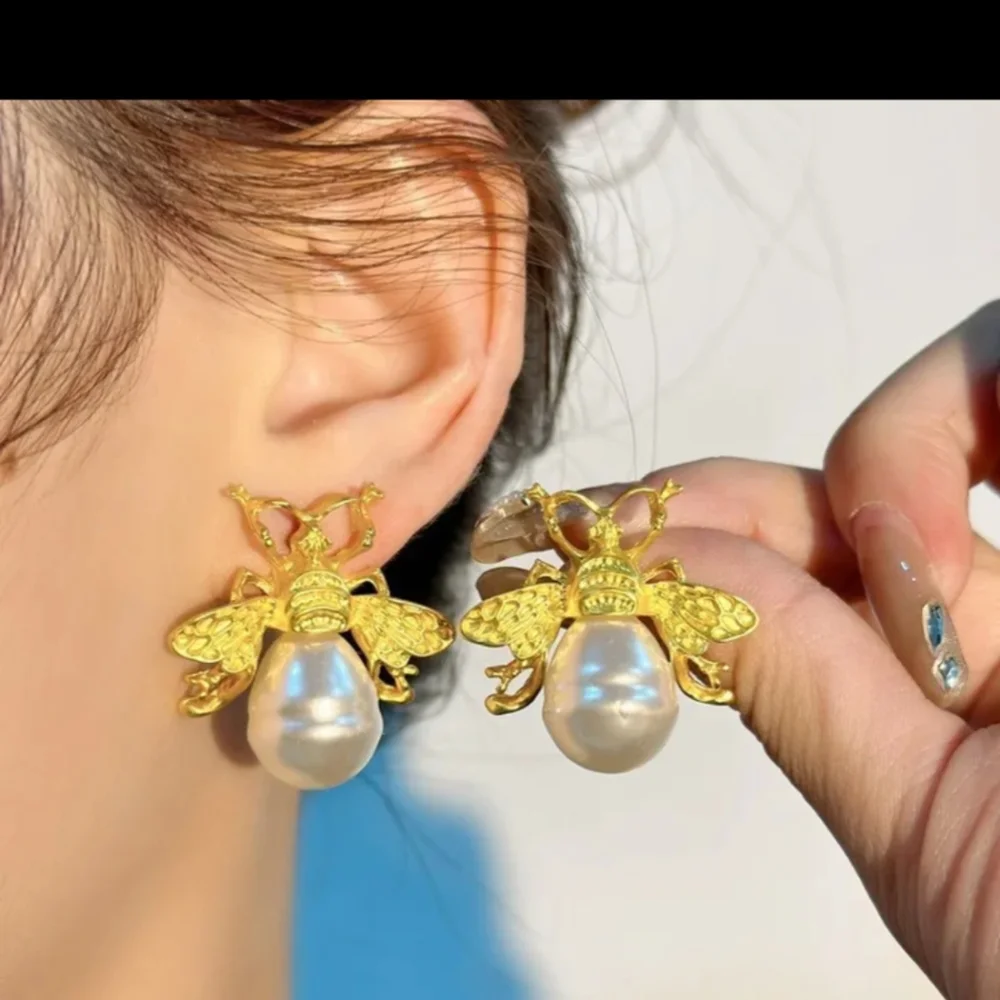 Earring - Picture 2 of 4